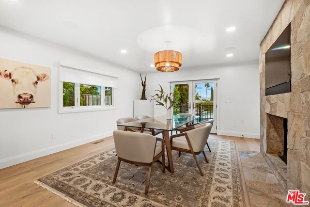 7220 Arizona Avenue, Los Angeles, CA 90045