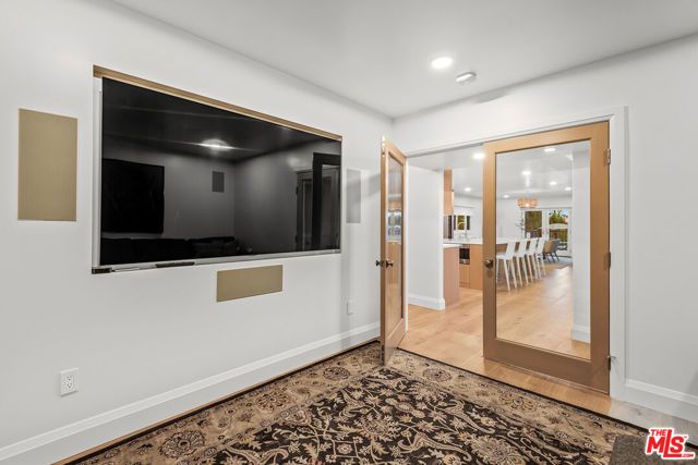 7220 Arizona Avenue, Los Angeles, CA 90045