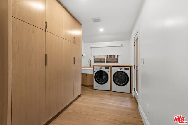 7220 Arizona Avenue, Los Angeles, CA 90045