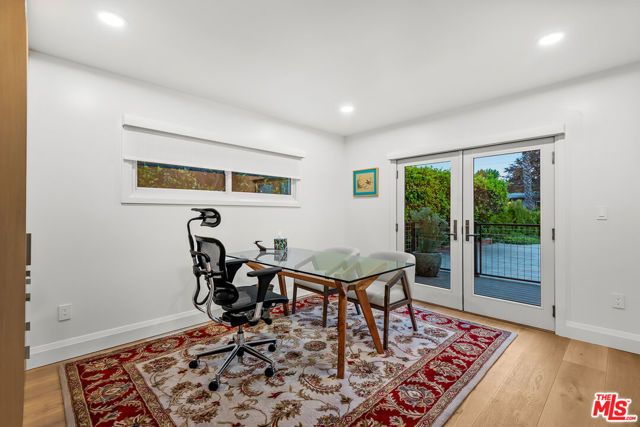 7220 Arizona Avenue, Los Angeles, CA 90045