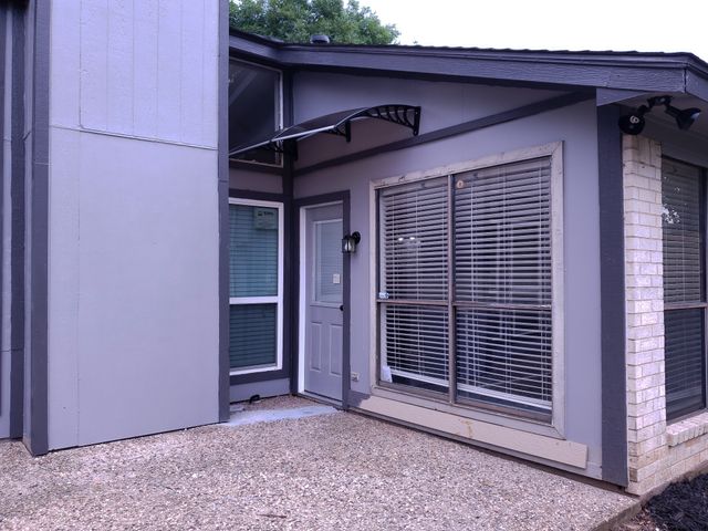 7663 Blue Carriage Court, Fort Worth, TX 76120