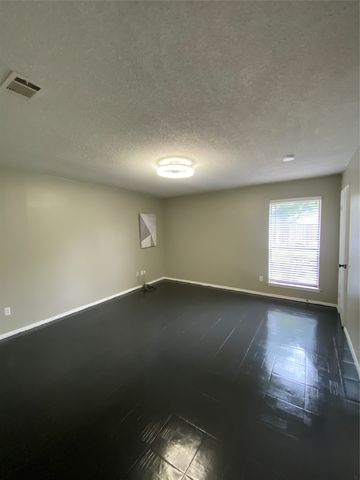 7663 Blue Carriage Court, Fort Worth, TX 76120