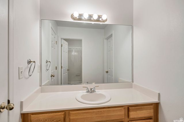 353 BAYSIDE DR, Saratoga Springs, UT 84045