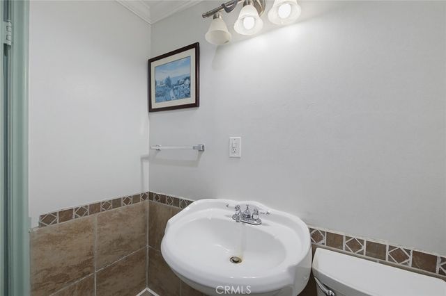 11128 Whittier Boulevard, Whittier, CA 90606