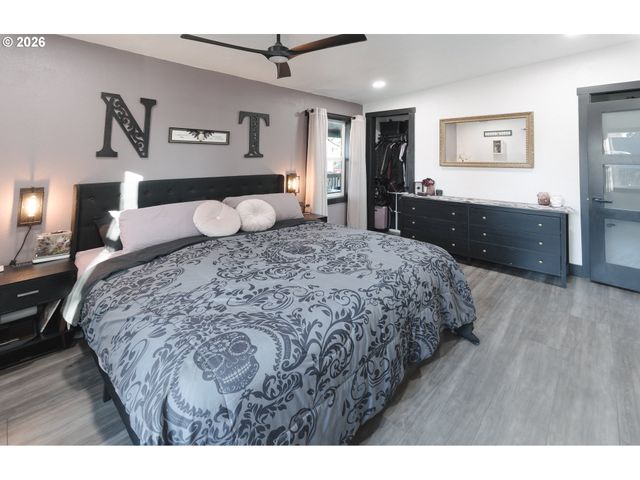 153 Se JAMES St, Camas, WA 98607