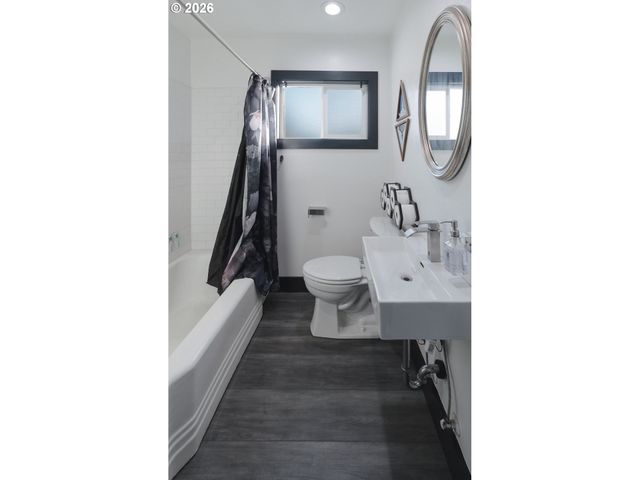 153 Se JAMES St, Camas, WA 98607