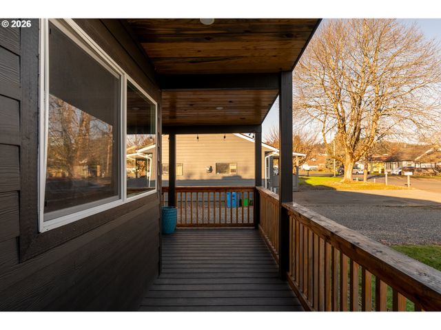 153 Se JAMES St, Camas, WA 98607