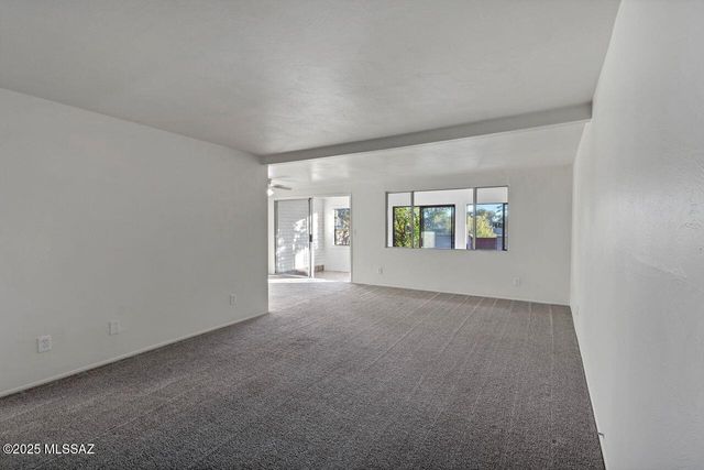 126 E Mountain Morning Drive, Oro Valley, AZ 85737