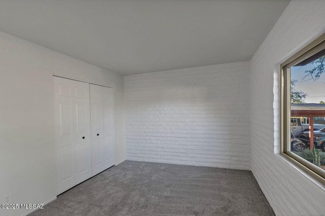 126 E Mountain Morning Drive, Oro Valley, AZ 85737