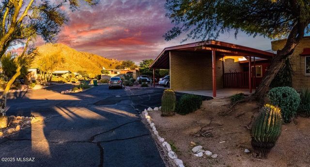126 E Mountain Morning Drive, Oro Valley, AZ 85737