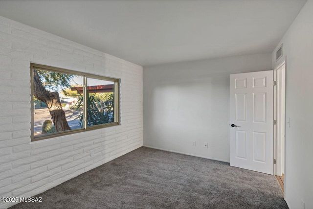 126 E Mountain Morning Drive, Oro Valley, AZ 85737