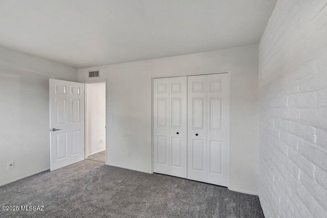 126 E Mountain Morning Drive, Oro Valley, AZ 85737