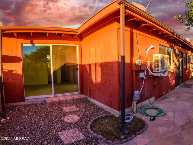 126 E Mountain Morning Drive, Oro Valley, AZ 85737