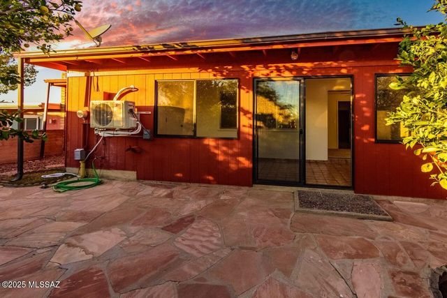 126 E Mountain Morning Drive, Oro Valley, AZ 85737