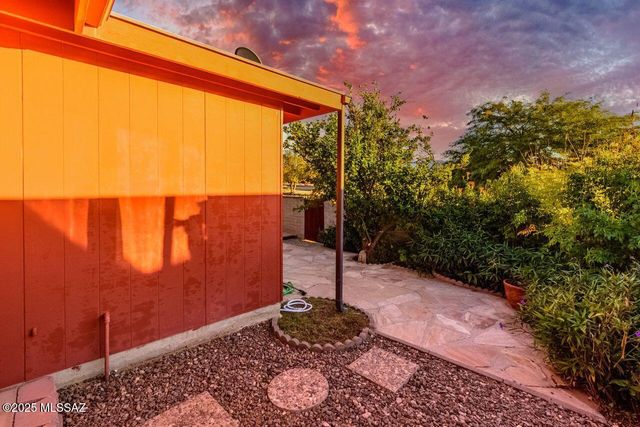 126 E Mountain Morning Drive, Oro Valley, AZ 85737