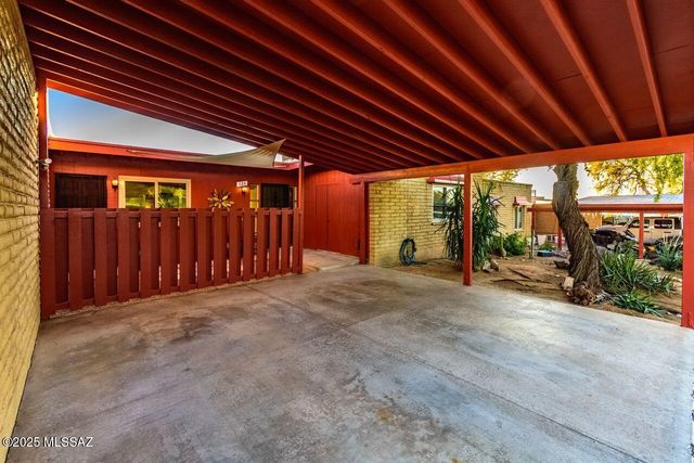 126 E Mountain Morning Drive, Oro Valley, AZ 85737