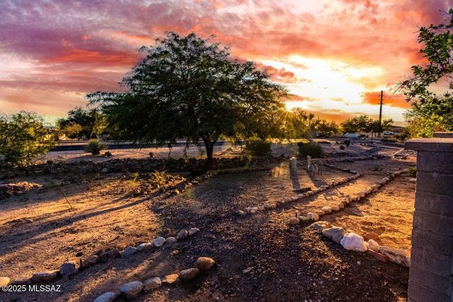 126 E Mountain Morning Drive, Oro Valley, AZ 85737