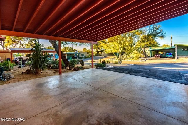 126 E Mountain Morning Drive, Oro Valley, AZ 85737