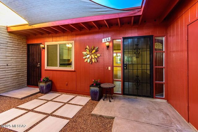 126 E Mountain Morning Drive, Oro Valley, AZ 85737