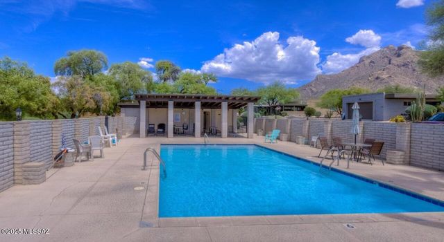 126 E Mountain Morning Drive, Oro Valley, AZ 85737