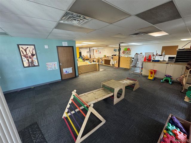14060 Stephens Road, Warren, MI 48089
