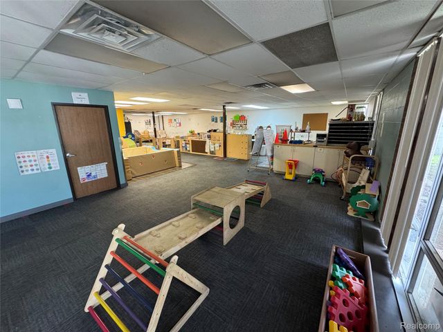 14060 Stephens Road, Warren, MI 48089