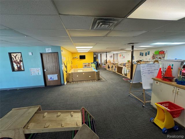 14060 Stephens Road, Warren, MI 48089