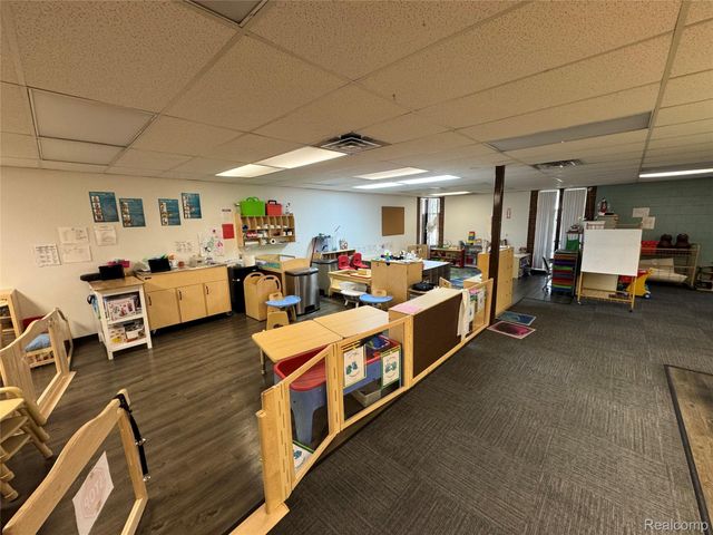 14060 Stephens Road, Warren, MI 48089