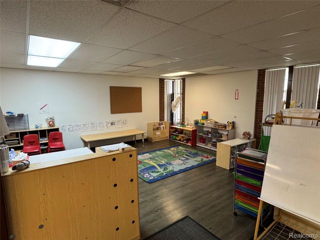 14060 Stephens Road, Warren, MI 48089