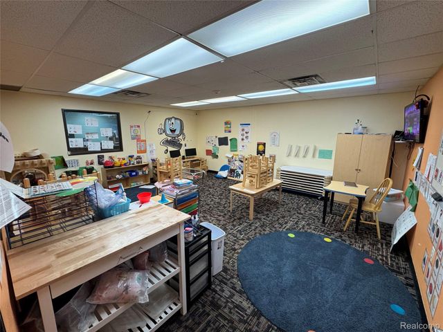 14060 Stephens Road, Warren, MI 48089