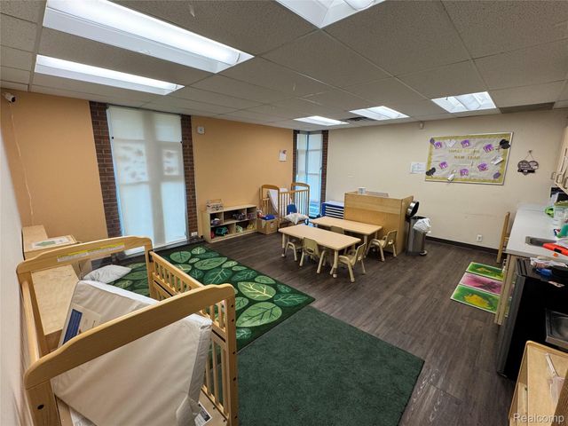 14060 Stephens Road, Warren, MI 48089