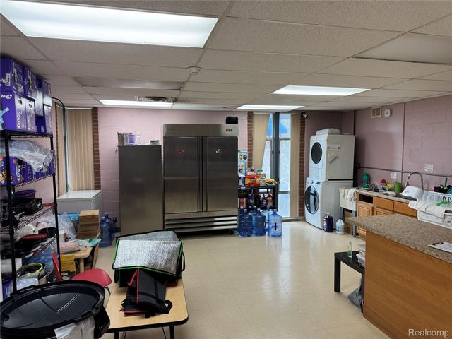 14060 Stephens Road, Warren, MI 48089