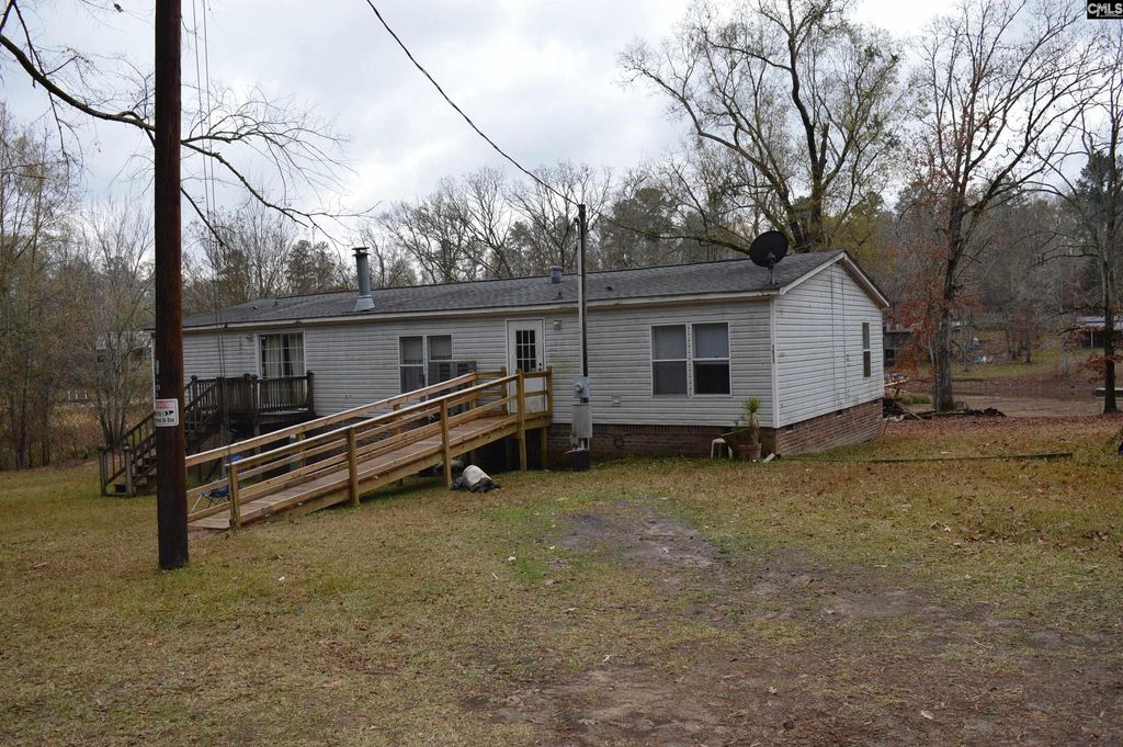 1613 Lakeshore Road, Camden, SC 29020