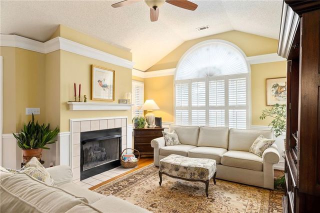 1882 Kolb Farm SW Circle, Marietta, GA 30008