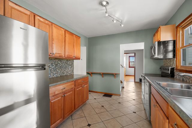 9481 W Pine Lake Road, Prairieville Twp, MI 49046