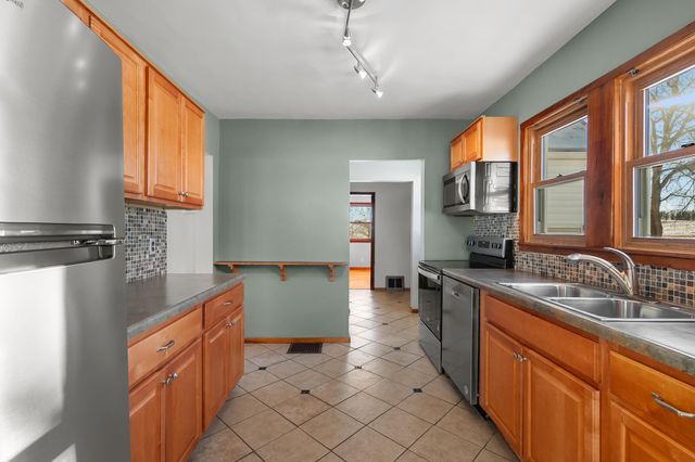 9481 W Pine Lake Road, Prairieville Twp, MI 49046