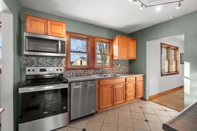 9481 W Pine Lake Road, Prairieville Twp, MI 49046