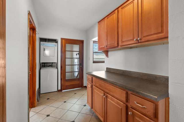 9481 W Pine Lake Road, Prairieville Twp, MI 49046