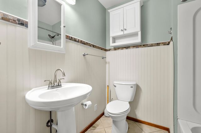 9481 W Pine Lake Road, Prairieville Twp, MI 49046