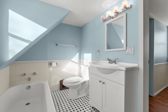 9481 W Pine Lake Road, Prairieville Twp, MI 49046