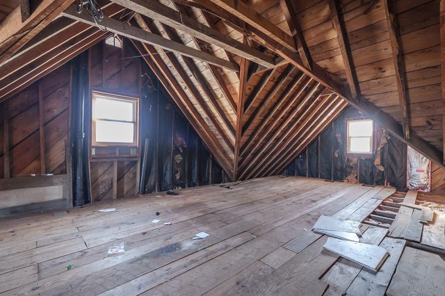 9481 W Pine Lake Road, Prairieville Twp, MI 49046