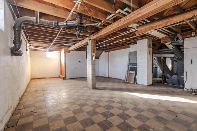 9481 W Pine Lake Road, Prairieville Twp, MI 49046