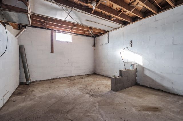 9481 W Pine Lake Road, Prairieville Twp, MI 49046