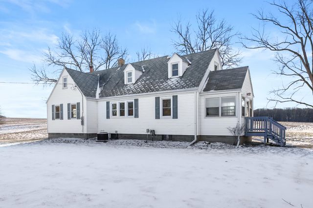 9481 W Pine Lake Road, Prairieville Twp, MI 49046
