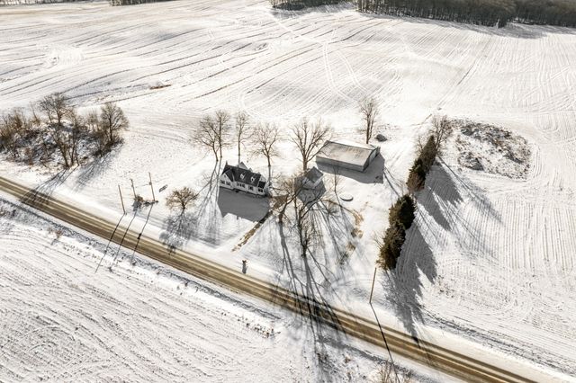 9481 W Pine Lake Road, Prairieville Twp, MI 49046