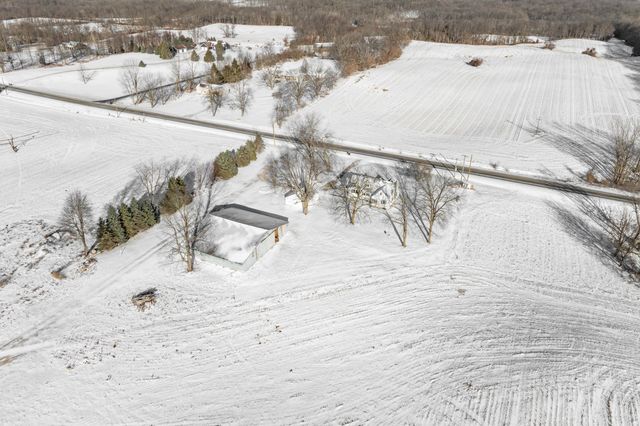 9481 W Pine Lake Road, Prairieville Twp, MI 49046