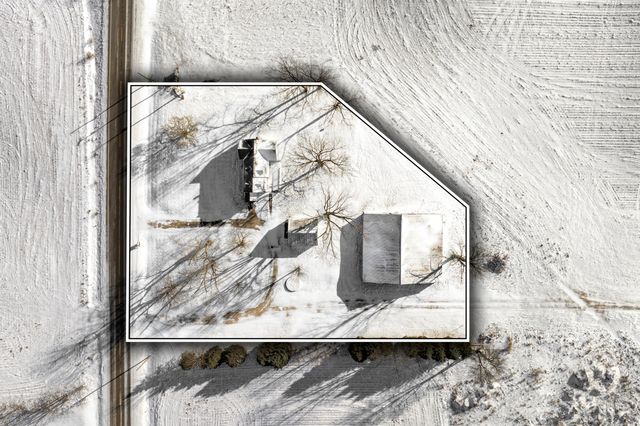 9481 W Pine Lake Road, Prairieville Twp, MI 49046