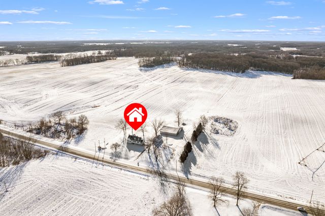 9481 W Pine Lake Road, Prairieville Twp, MI 49046