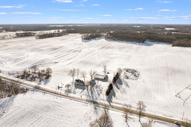 9481 W Pine Lake Road, Prairieville Twp, MI 49046