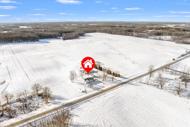 9481 W Pine Lake Road, Prairieville Twp, MI 49046